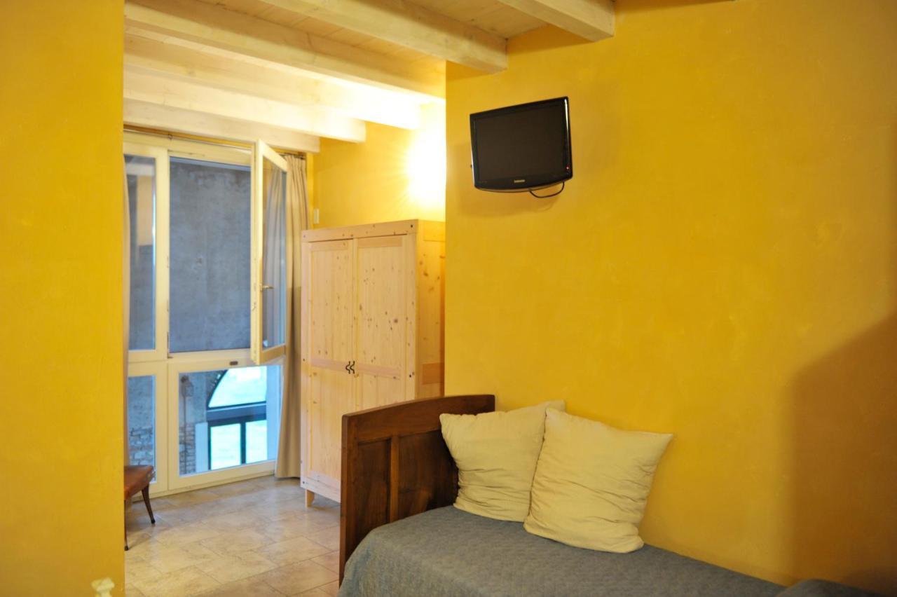 B&B Corte Cornalino Roverbella ภายนอก รูปภาพ